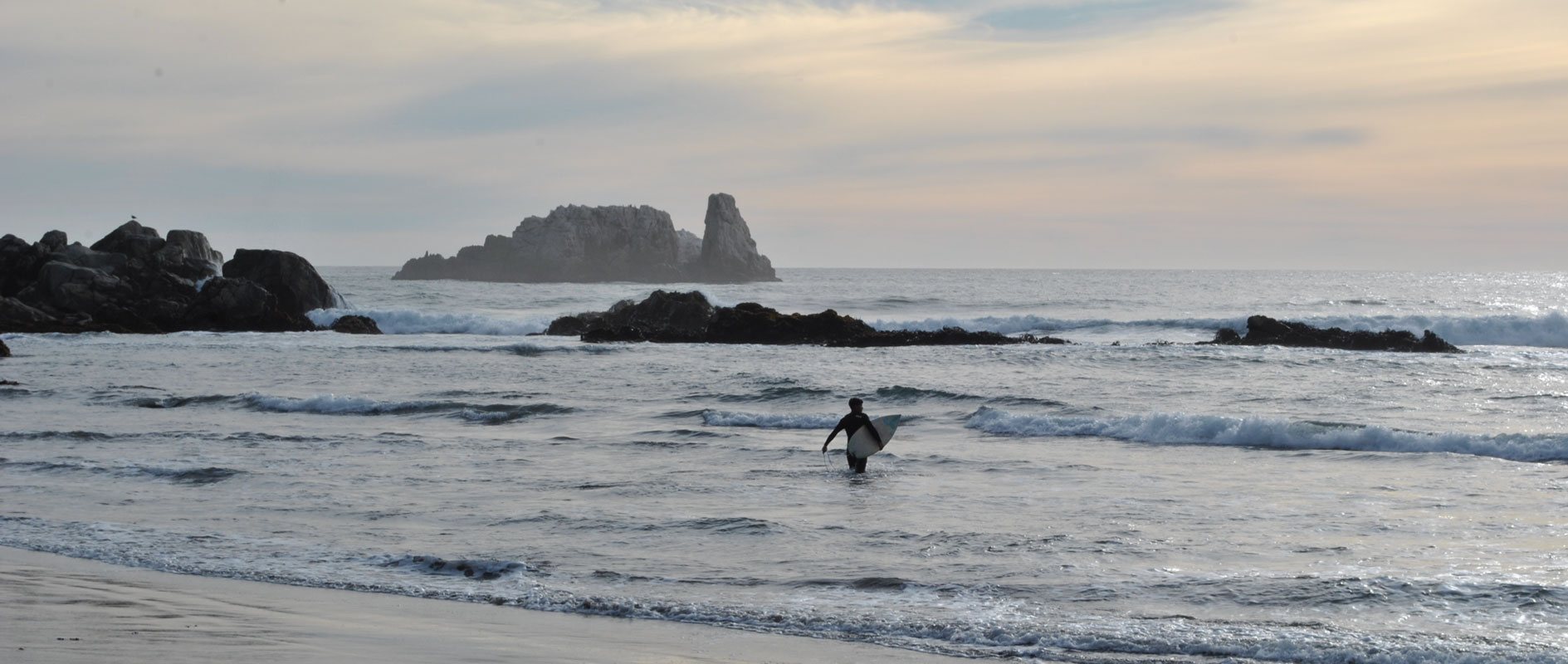 Surfista en el mar de Matanzas